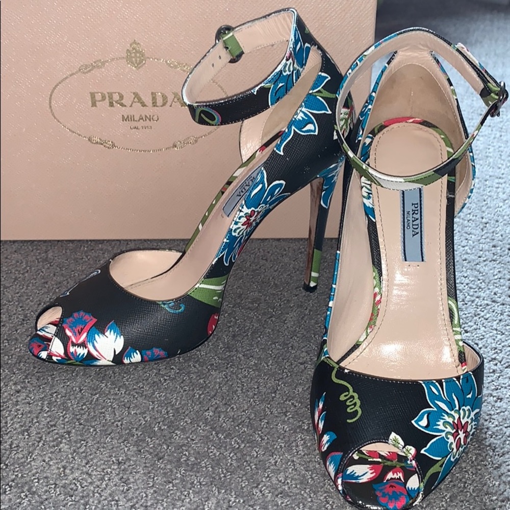 Sz 8 Prada Heels vguc